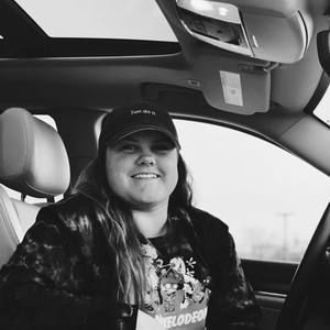 Meet your Posher, Kendra